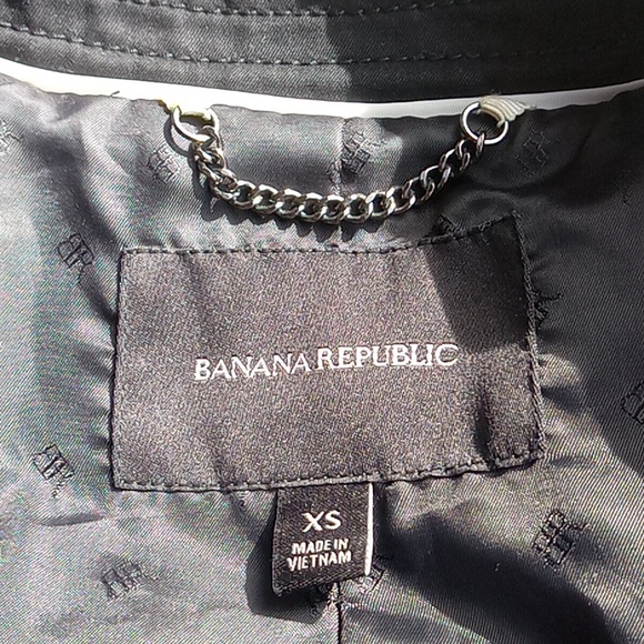 Banana Republic Short Trench. Size: xs Color: Black - Picture 3 of 3